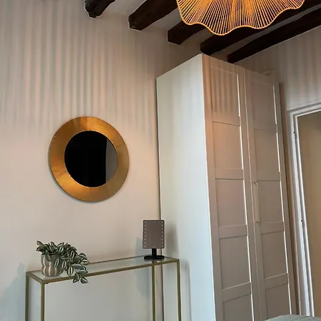 Nouveau ! Place Gambetta Superbe 2 Pieces Avec Cour Ensoleillee