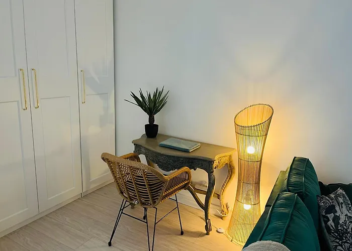 Nouveau ! Place Gambetta Superbe 2 Pièces Avec Cour Ensoleillée Appartement *