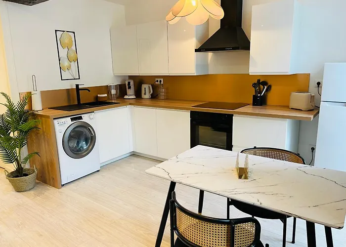 Nouveau ! Place Gambetta Superbe 2 Pièces Avec Cour Ensoleillée Appartement *