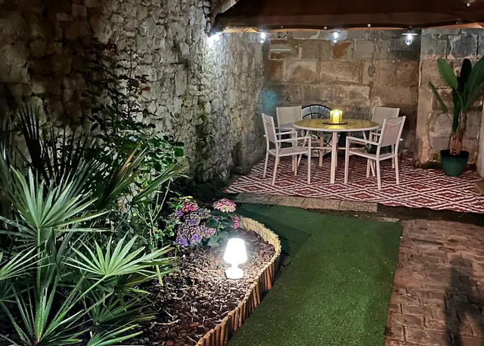 Nouveau ! Place Gambetta Superbe 2 Pièces Avec Cour Ensoleillée *